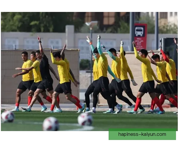 中国足球队备战亚洲杯热身赛 重点培养年轻球员展现新风貌